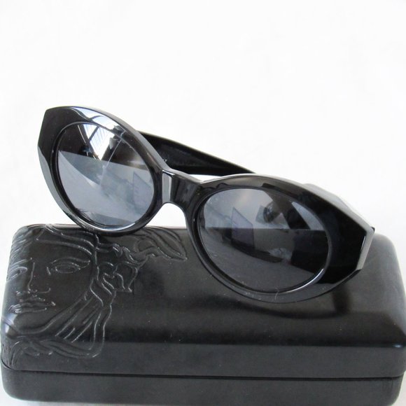 VERY RARE! AUTHENTIC VTG 1990’S GIANNI VERSACE BLACK DESIGNER SUNGLASSES CZ - Picture 12 of 15